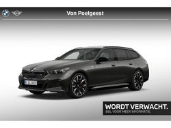 Sophistograu brillianteffect metallic (grijs metallic) Gebruikt 2024 BMW i5 Comfort Edition Stationwagen | € 76.900