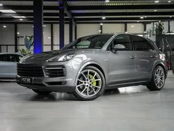 Grijs Gebruikt 2019 Porsche Cayenne Sport SUV | € 52.995