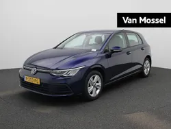Blauw Gebruikt 2022 VW Golf VIII Life Hatchback | € 19.900 (Goede deal)