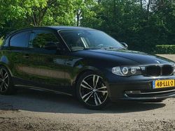Zwart Gebruikt 2010 BMW 118 Hatchback | € 4.500 (Eerlijke prijs)