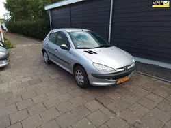 Grijs Gebruikt 2004 Peugeot 206 Hatchback | € 1.198 (Eerlijke prijs)