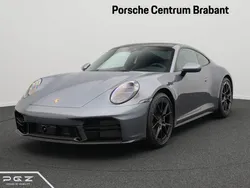 Vanadium grijs metallic Nieuw 2024 Porsche 911 Carrera Coupé | € 234.398 (Iets duurder)