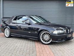 Zwart Gebruikt 1996 BMW 318 Executive Coupé | € 17.500