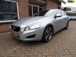 Grijs, metallic lak Gebruikt 2013 Volvo V60 Summum Stationwagen | € 6.950 (Eerlijke prijs)
