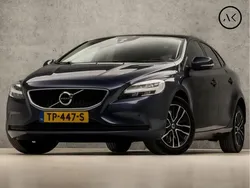 Blauw Gebruikt 2018 Volvo V40 Stationwagen | € 16.945 (Eerlijke prijs)