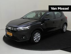 Zwart Gebruikt 2023 Dacia Sandero Expression Hatchback | € 16.935 (Eerlijke prijs)