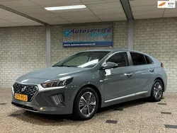 Grijs Gebruikt 2020 Hyundai Ioniq Premium Sedan | € 19.999 (Iets duurder)