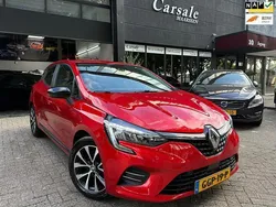 Rood Gebruikt 2023 Renault Clio V Evolution Hatchback | € 13.950 (Super prijs)