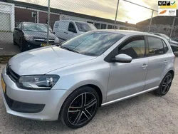 Grijs Gebruikt 2010 VW Polo Comfortline Hatchback | € 3.499 (Eerlijke prijs)