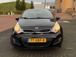 Zwart Gebruikt 2012 Kia Rio Plus Hatchback | € 3.000 (Goede deal)