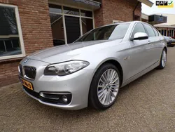 Grijs, metallic lak Gebruikt 2015 BMW 520 Luxury Line Sedan | € 15.950 (Eerlijke prijs)