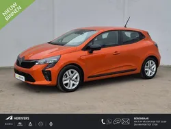 Oranje Gebruikt 2024 Renault Clio V Evolution Hatchback | € 22.985 (Eerlijke prijs)