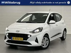 Wit Gebruikt 2023 Hyundai i10 Premium Hatchback | € 16.425 (Eerlijke prijs)