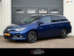 Blauw (metallic) Gebruikt 2017 Toyota Auris Touring Sports Stationwagen | € 13.450 (Goede deal)
