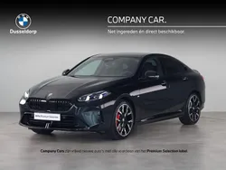 Saphirschwarz metallic (zwart metallic) Nieuw 2025 BMW 220 Comfort Edition Coupé | € 55.216 (Duur)