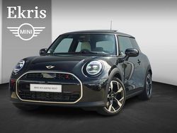 Zwart Gebruikt 2025 Mini Cooper S Favoured Hatchback | € 42.950
