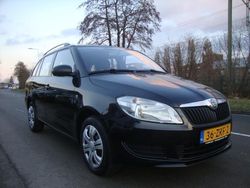 Zwart Gebruikt 2013 Skoda Fabia Hatchback | € 3.995 (Eerlijke prijs)