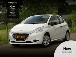 Wit Gebruikt 2013 Peugeot 208 Access Hatchback | € 3.250 (Eerlijke prijs)