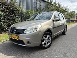 Grijs Gebruikt 2009 Dacia Sandero Lauréate Hatchback | € 1.450 (Goede deal)