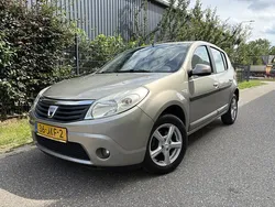 Grijs Gebruikt 2009 Dacia Sandero Lauréate Hatchback | € 1.950 (Goede deal)