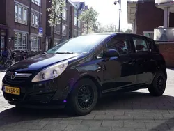 Zwart Gebruikt 2009 Opel Corsa Selection Hatchback | € 2.950 (Eerlijke prijs)