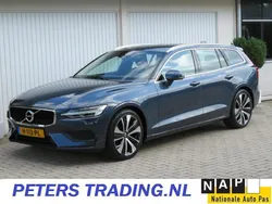 Blauw Gebruikt 2020 Volvo V60 Momentum Stationwagen | € 26.350 (Goede deal)