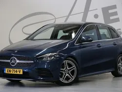 Blauw, metallic lak Gebruikt 2019 Mercedes B180 AMG line MPV | € 21.450 (Eerlijke prijs)