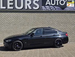 Zwart Gebruikt 2018 BMW 330e Executive Sedan | € 23.950 (Goede deal)