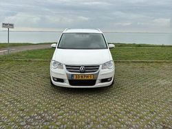 Wit Gebruikt 2010 VW Touran MPV | € 2.499 (Duur)