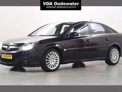 Zwart Gebruikt 2007 Opel Vectra GTS Executive Hatchback | € 3.900