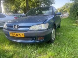 Blauw Gebruikt 1998 Peugeot 306 | € 750 (Eerlijke prijs)