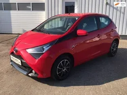 Rood Gebruikt 2019 Toyota Aygo X-play Hatchback | € 8.200 (Eerlijke prijs)