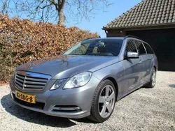 Grijs Gebruikt 2011 Mercedes E200 Stationwagen | € 15.500 (Duur)