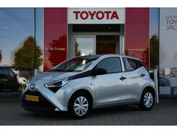 Grijs Gebruikt 2021 Toyota Aygo Hatchback | € 12.499 (Eerlijke prijs)