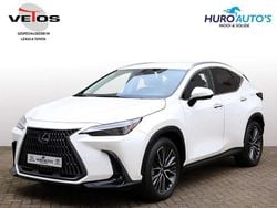 Wit, metallic lak Gebruikt 2023 Lexus NX450h+ Executive Line SUV | € 59.900 (Eerlijke prijs)
