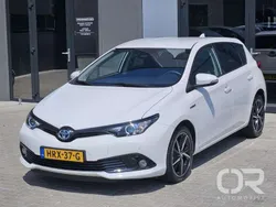 Wit Gebruikt 2018 Toyota Auris Hybrid Hatchback | € 18.449 (Eerlijke prijs)