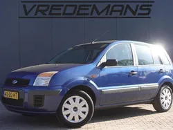 Blauw Gebruikt 2008 Ford Fusion Cool & Sound Edition MPV | € 1.150 (Eerlijke prijs)