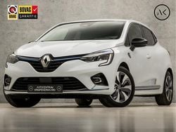 Wit Gebruikt 2020 Renault Clio V Hatchback | € 13.945 (Eerlijke prijs)