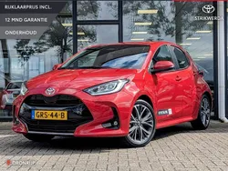 Rood Gebruikt 2024 Toyota Yaris Hybrid Executive Hatchback | € 32.495 (Duur)