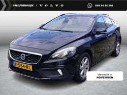 Zwart Gebruikt 2015 Volvo V40 CC Momentum Stationwagen | € 19.694 (Eerlijke prijs)