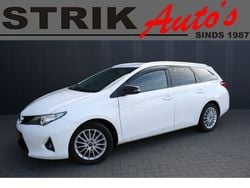 Wit Gebruikt 2014 Toyota Auris Stationwagen | € 5.489