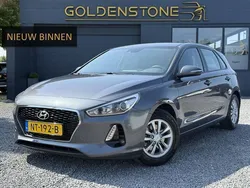Grijs, metallic lak Gebruikt 2017 Hyundai i30 Comfort Hatchback | € 12.443 (Eerlijke prijs)