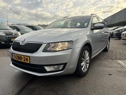 Grijs Gebruikt 2015 Skoda Octavia Ambition Stationwagen | € 6.950 (Goede deal)