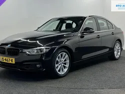 Zwart Gebruikt 2016 BMW 330e Executive Sedan | € 18.500 (Goede deal)