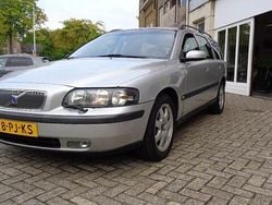 Grijs Gebruikt 2004 Volvo V70 Stationwagen | € 2.950 (Iets duurder)