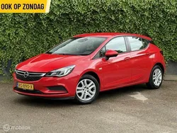 Rood Gebruikt 2016 Opel Astra Edition Hatchback | € 8.990 (Goede deal)