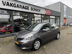 Grijs Gebruikt 2013 Toyota Yaris Hatchback | € 11.750 (Eerlijke prijs)