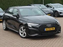 Zwart Gebruikt 2022 Audi A3 Sportback S-Line Hatchback | € 28.550 (Goede deal)