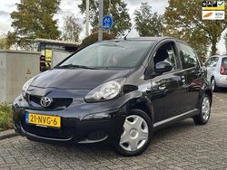 Zwart Gebruikt 2010 Toyota Aygo Comfort Hatchback | € 6.250 (Eerlijke prijs)