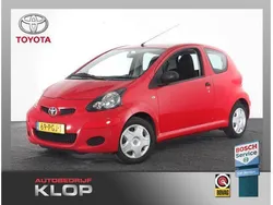 Rood Gebruikt 2011 Toyota Aygo Cool Hatchback | € 1.850 (Eerlijke prijs)